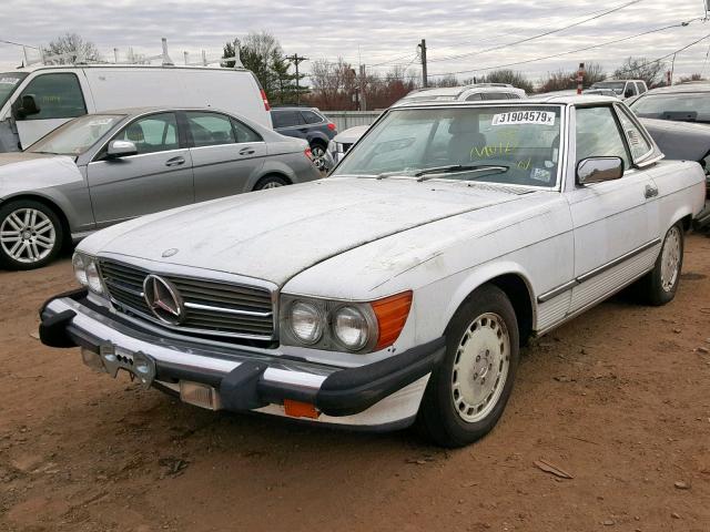 WDBBA48D6KA097530 - 1989 MERCEDES-BENZ 560 SL WHITE photo 2