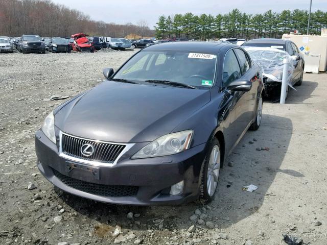 JTHCF5C26A5040673 - 2010 LEXUS IS 250 BLACK photo 2