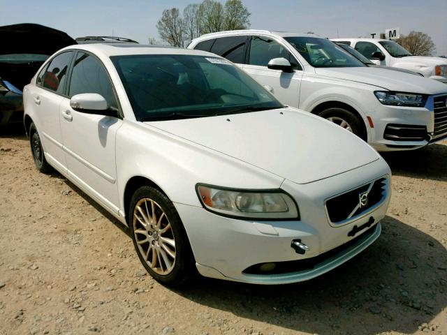 YV1MS382392453236 - 2009 VOLVO S40 2.4I WHITE photo 1