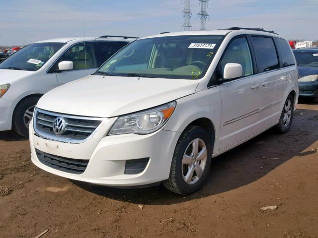 2V8HW34169R500483 - 2009 VOLKSWAGEN ROUTAN SE WHITE photo 2