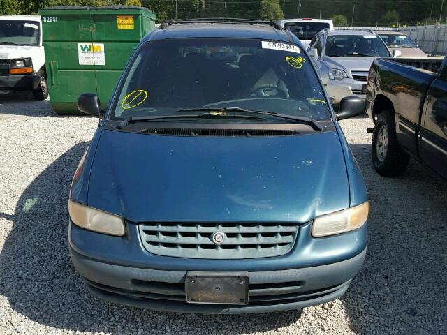 2C4GJ25G1YR881127 - 2000 CHRYSLER VOYAGER GREEN photo 9