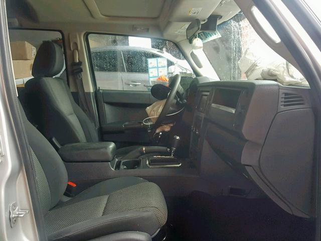 1J8HG48K39C515963 - 2009 JEEP COMMANDER SILVER photo 5