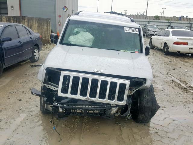 1J8HG48K39C515963 - 2009 JEEP COMMANDER SILVER photo 9