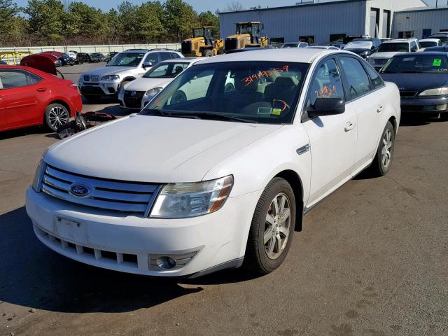 1FAHP24WX8G171856 - 2008 FORD TAURUS SEL WHITE photo 2