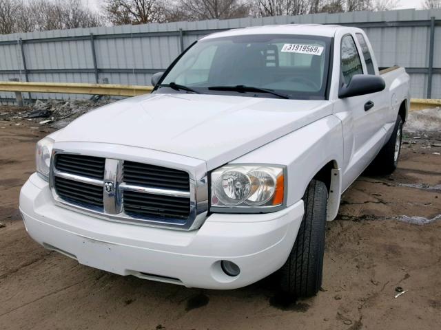 1D7HE42K76S623855 - 2006 DODGE DAKOTA SLT WHITE photo 2