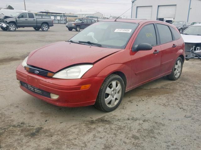 3FAFP37322R136355 - 2002 FORD FOCUS ZX5 RED photo 2