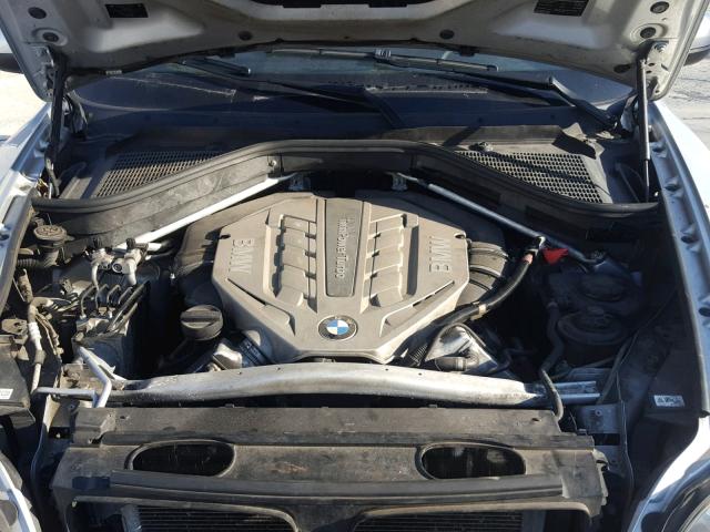 5UXFG8C50BLZ95746 - 2011 BMW X6 XDRIVE5 ვერცხლისფერი ფოტო 7