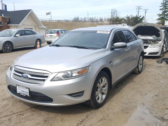 1FAHP2EW6BG182035 - 2011 FORD TAURUS SEL SILVER photo 2