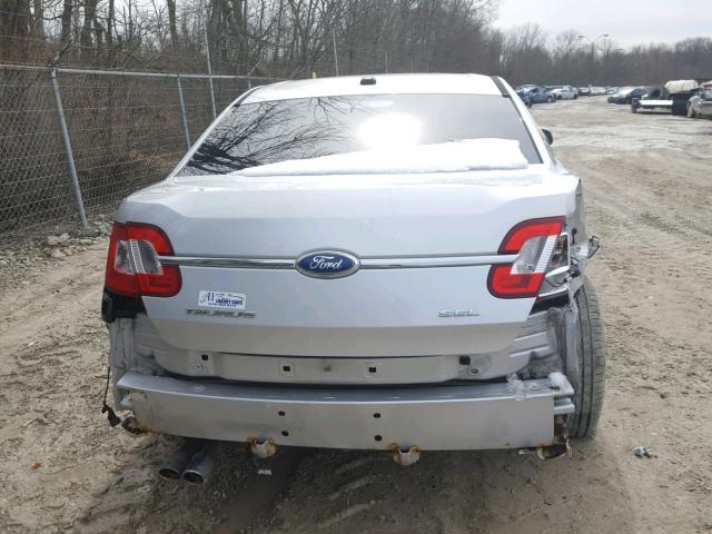 1FAHP2EW6BG182035 - 2011 FORD TAURUS SEL SILVER photo 9