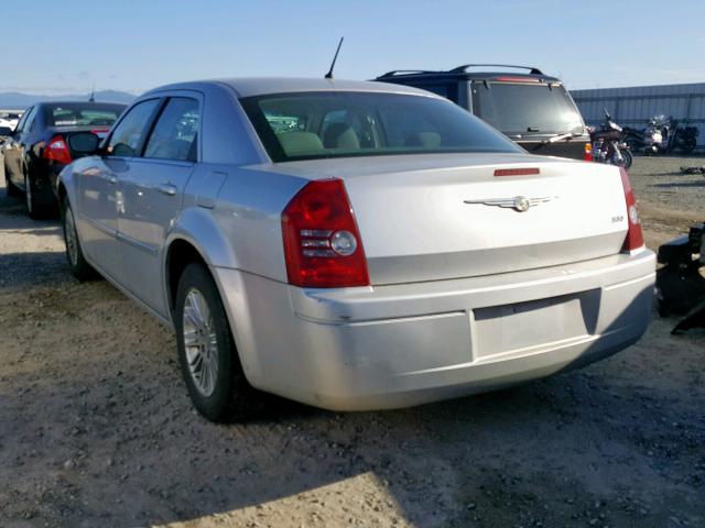 2C3LA43R28H141904 - 2008 CHRYSLER 300 LX SILVER photo 3