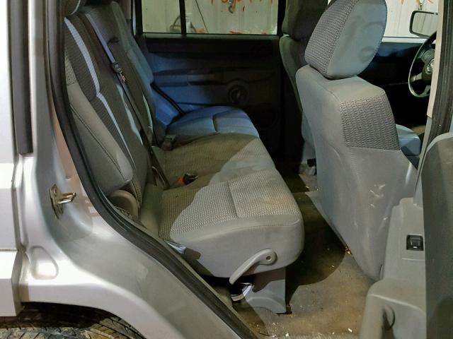 1J8HG48K66C260768 - 2006 JEEP COMMANDER SILVER photo 6