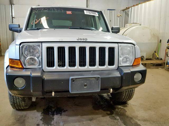 1J8HG48K66C260768 - 2006 JEEP COMMANDER SILVER photo 9