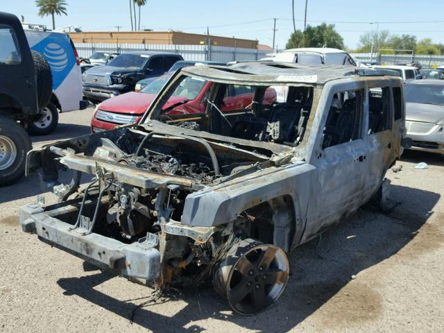 1J8HG58N08C195502 - 2008 JEEP COMMANDER 烧焦的 照片 2