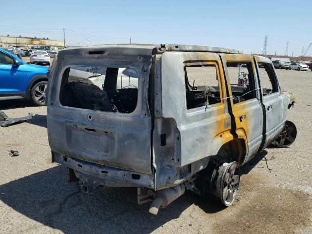 1J8HG58N08C195502 - 2008 JEEP COMMANDER 烧焦的 照片 4