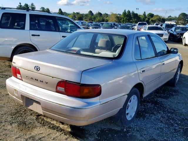 4T1BG12K5TU794298 - 1996 TOYOTA CAMRY DX BEIGE photo 4