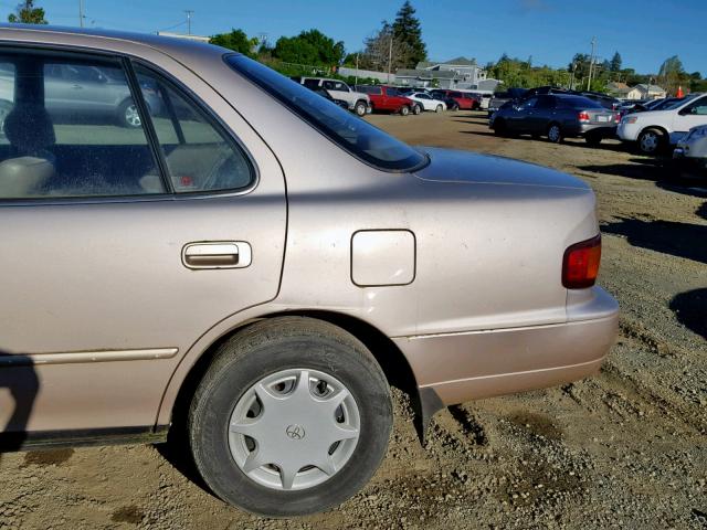 4T1BG12K5TU794298 - 1996 TOYOTA CAMRY DX BEIGE photo 9