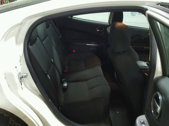 2G2WP552061236016 - 2006 PONTIAC GRAND PRIX WHITE photo 6