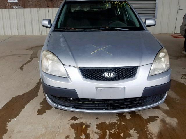 KNADE123X86351987 - 2008 KIA RIO BASE GRAY photo 9