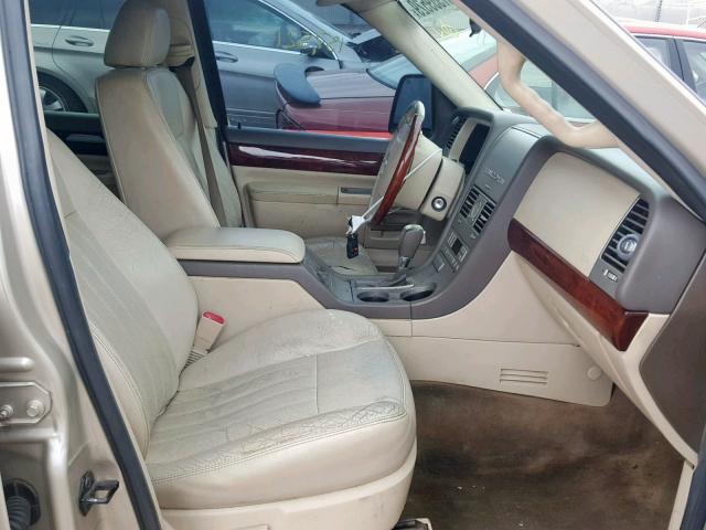 5LMEU88H24ZJ09685 - 2004 LINCOLN AVIATOR 金色 照片 5