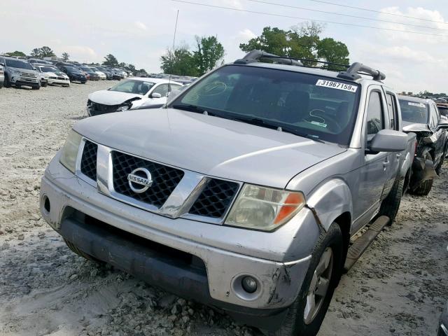 1N6AD07U97C401649 - 2007 NISSAN FRONTIER C SILVER photo 2