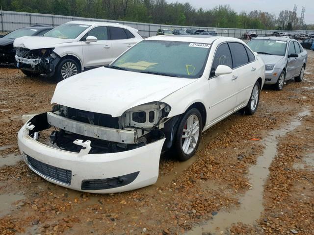 2G1WU583589220691 - 2008 CHEVROLET IMPALA LTZ WHITE photo 2