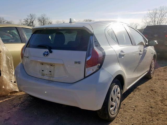 JTDKDTB3XG1136629 - 2016 TOYOTA PRIUS C WHITE photo 4