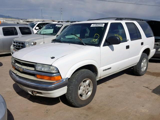 1GNDT13W51K220536 - 2001 CHEVROLET BLAZER WHITE photo 2