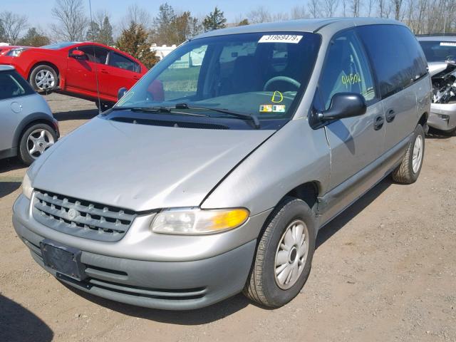 1P4GP45R1TB223127 - 1996 PLYMOUTH VOYAGER SE SILVER photo 2