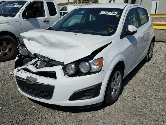 1G1JA6SH3D4190407 - 2013 CHEVROLET SONIC LS 白色 照片 2
