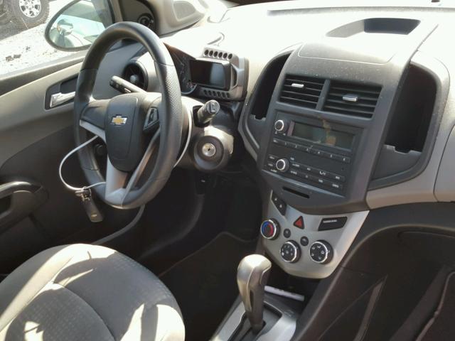 1G1JA6SH3D4190407 - 2013 CHEVROLET SONIC LS 白色 照片 9