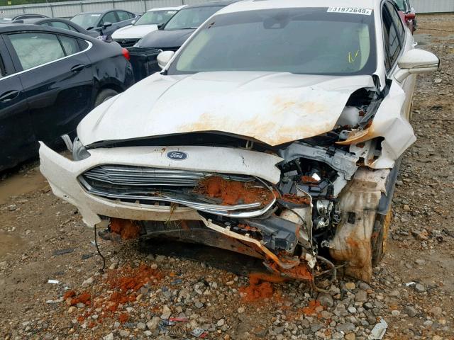 3FA6P0H97GR183681 - 2016 FORD FUSION SE WHITE photo 9