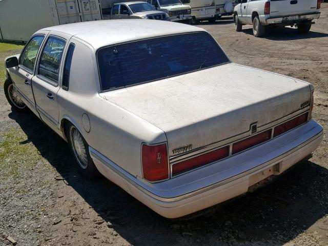 1LNLM83W1VY685727 - 1997 LINCOLN TOWN CAR C WHITE photo 3