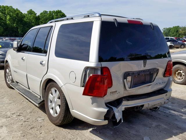 5LMFU28585LJ05183 - 2005 LINCOLN NAVIGATOR 白色 照片 3