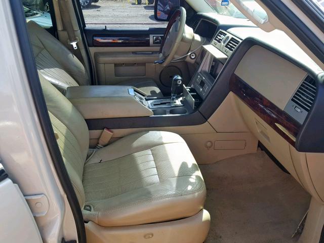 5LMFU28585LJ05183 - 2005 LINCOLN NAVIGATOR 白色 照片 5