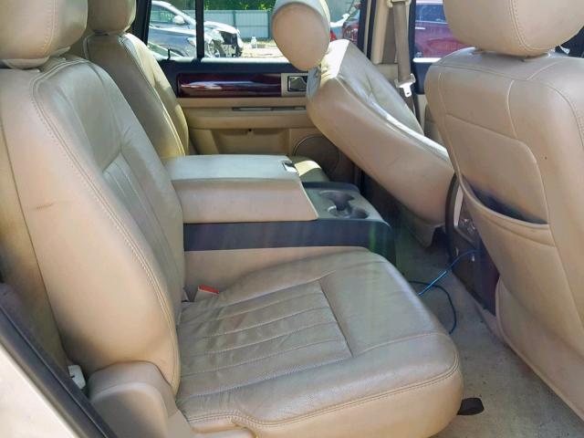 5LMFU28585LJ05183 - 2005 LINCOLN NAVIGATOR 白色 照片 6