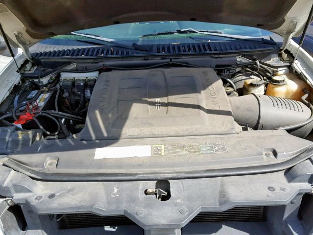 5LMFU28585LJ05183 - 2005 LINCOLN NAVIGATOR 白色 照片 7