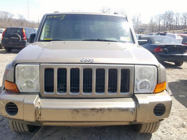 1J8HG48K86C179058 - 2006 JEEP COMMANDER TAN photo 9