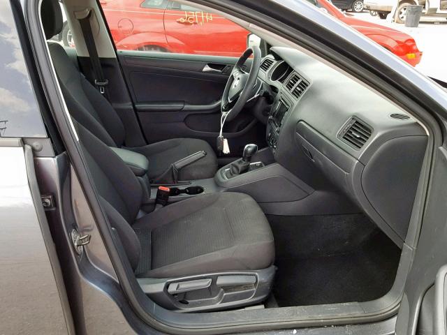 3VW2K7AJ0FM350153 - 2015 VOLKSWAGEN JETTA BASE GRAY photo 5
