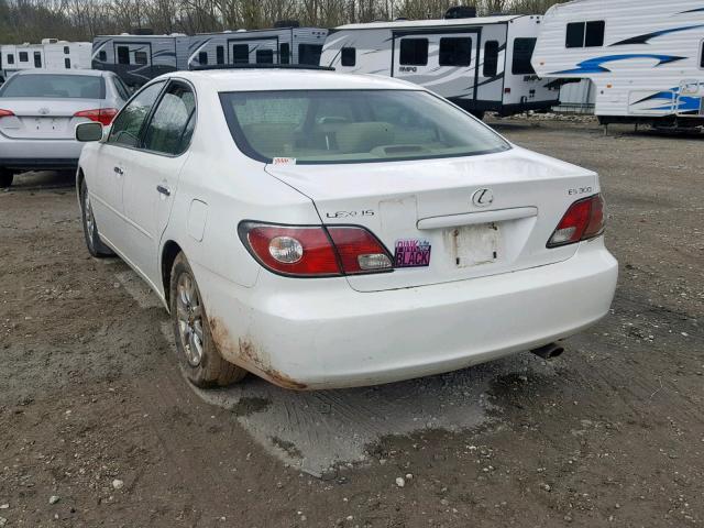 JTHBF30G425035358 - 2002 LEXUS ES 300 WHITE photo 3