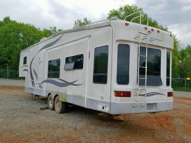 4XTFS35243C343864 - 2003 MIRA MOTORHOME WHITE photo 3