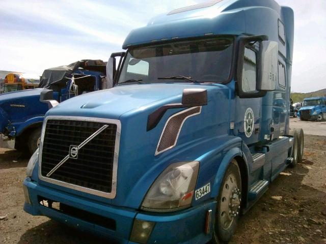 4V4NC9EH8CN560084 - 2012 VOLVO VN VNL BLUE photo 2