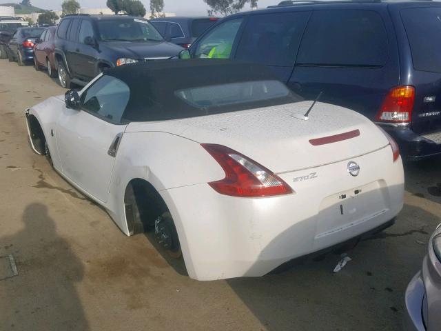 JN1AZ4FH6JM520327 - 2018 NISSAN 370Z BASE WHITE photo 3