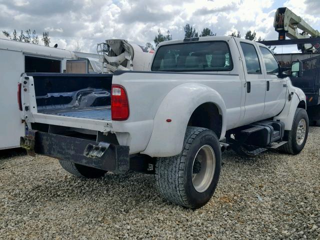 3FDNW6569YMA31529 - 2000 FORD F650 SUPER WHITE photo 4