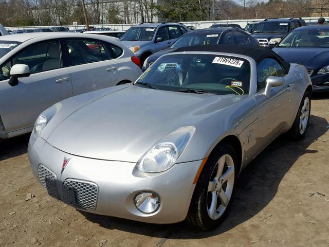 1G2MB35B97Y136943 - 2007 PONTIAC SOLSTICE SILVER photo 2