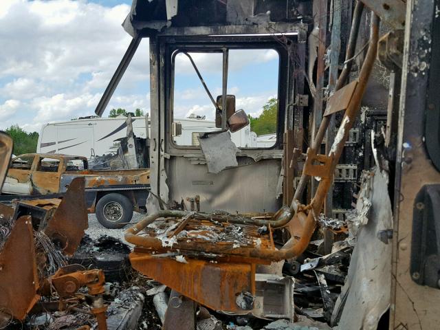 4UZAAPBW06CV95799 - 2006 FREIGHTLINER CHASSIS M WHITE photo 5