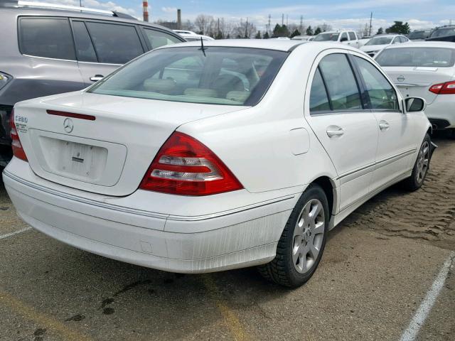 WDBRF54H36A850127 - 2006 MERCEDES-BENZ C 280 WHITE photo 4