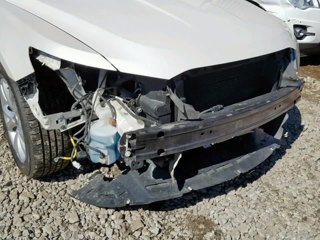 1FAHP2EW0CG112063 - 2012 FORD TAURUS SEL WHITE photo 9