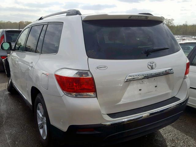 5TDZK3EH4DS127595 - 2013 TOYOTA HIGHLANDER WHITE photo 3