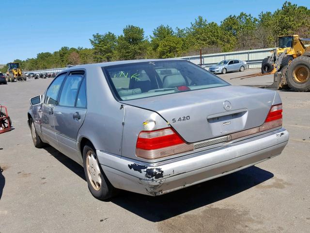 WDBGA43G6WA396156 - 1998 MERCEDES-BENZ S 420 SILVER photo 3