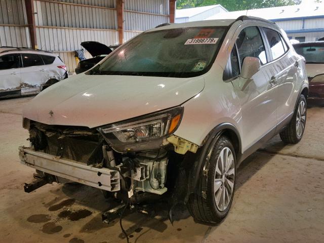 KL4CJASB2JB707874 - 2018 BUICK ENCORE PRE WHITE photo 2